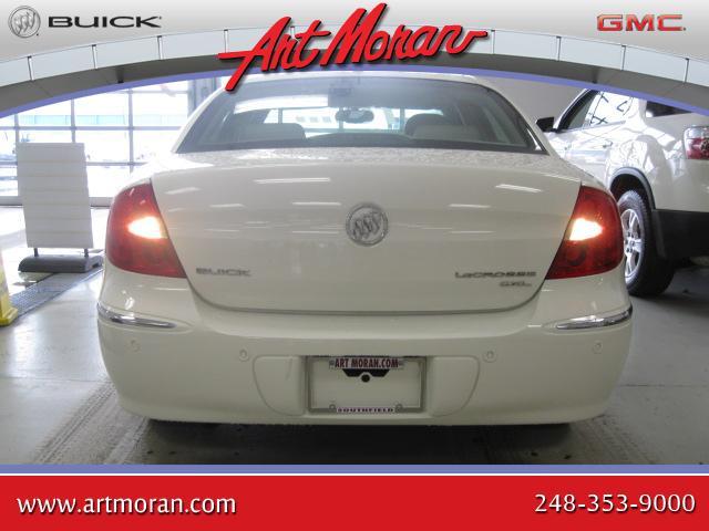 Buick LaCrosse 2008 photo 2