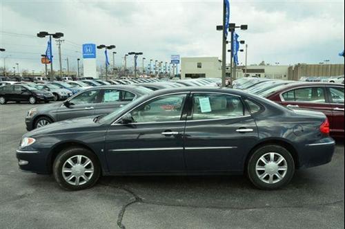 Buick LaCrosse 2008 photo 2