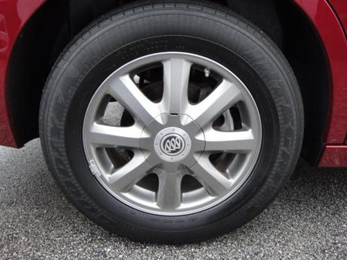 Buick LaCrosse 2008 photo 2