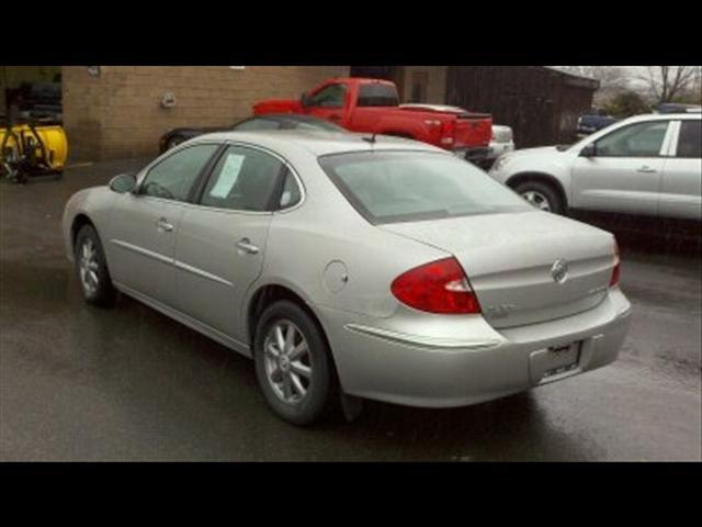 Buick LaCrosse 2008 photo 2