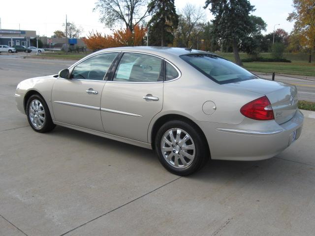 Buick LaCrosse 2008 photo 2