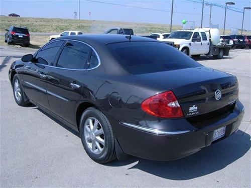 Buick LaCrosse 2008 photo 2