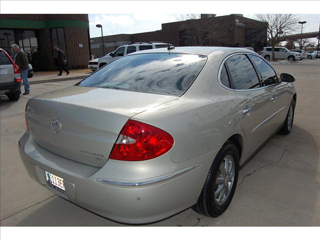 Buick LaCrosse 2008 photo 2