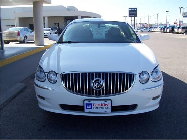 Buick LaCrosse 2008 photo 2