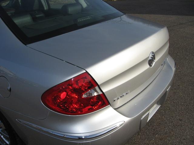 Buick LaCrosse 2008 photo 2