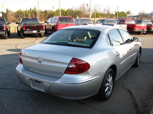 Buick LaCrosse 2008 photo 2