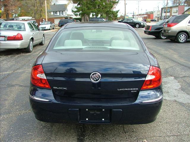 Buick LaCrosse 2008 photo 2