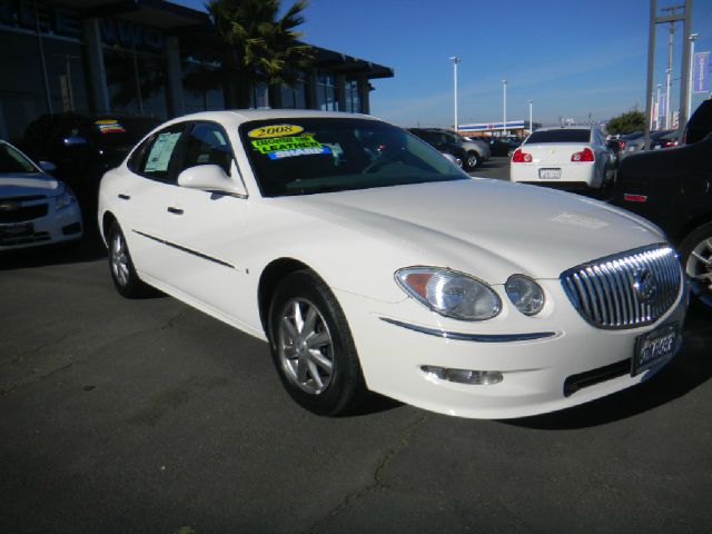 Buick LaCrosse 2008 photo 2
