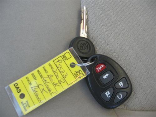 Buick LaCrosse 2008 photo 3