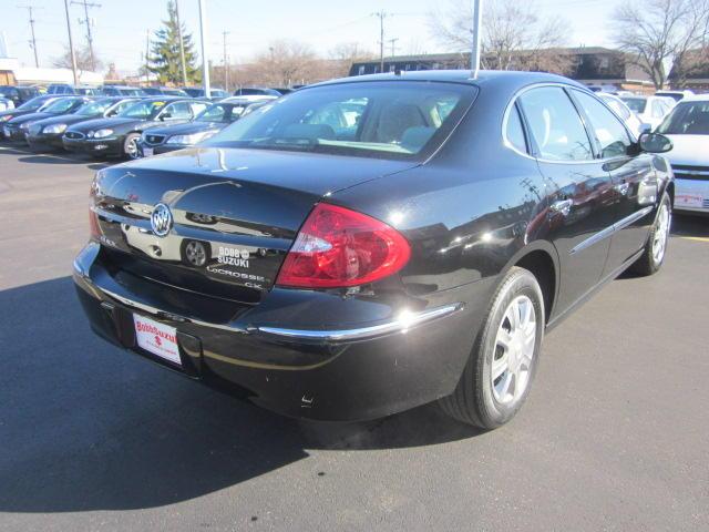 Buick LaCrosse 2008 photo 2