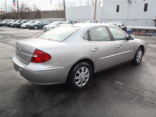 Buick LaCrosse 2008 photo 2