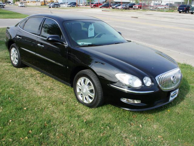 Buick LaCrosse 2008 photo 2