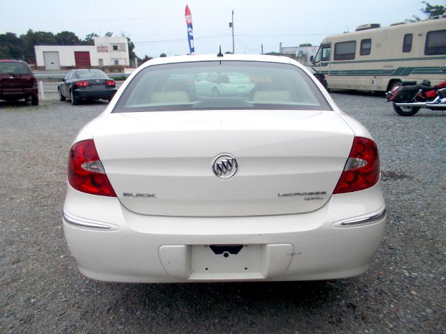 Buick LaCrosse 2009 photo 2