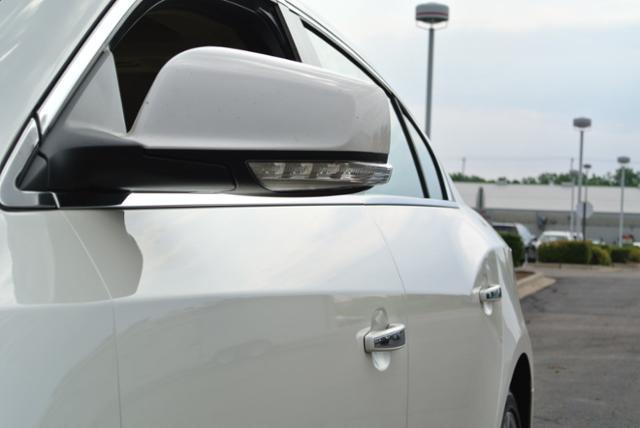 Buick LaCrosse GL Sedan 4D Sedan