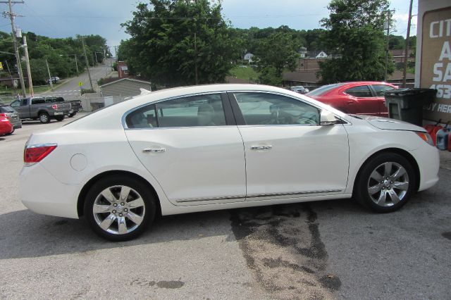 Buick LaCrosse 2010 photo 1