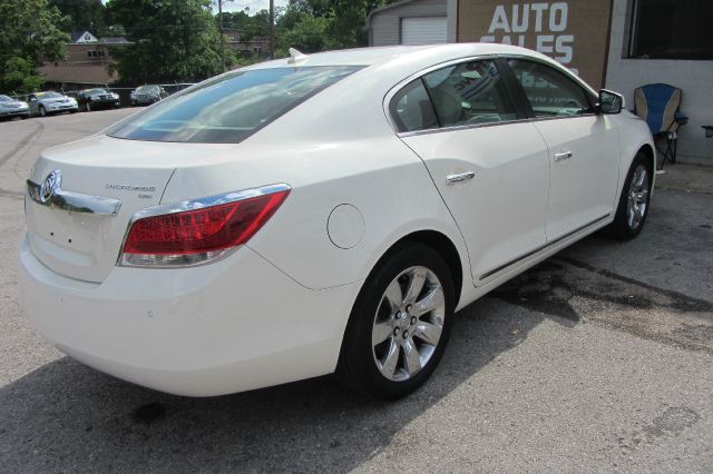 Buick LaCrosse 2010 photo 4