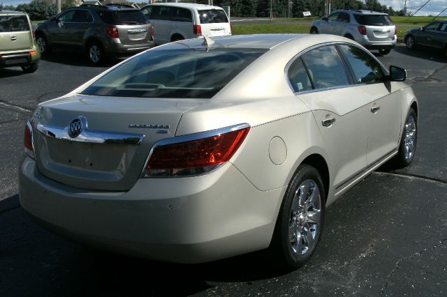 Buick LaCrosse 2010 photo 4