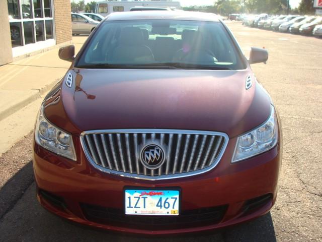 Buick LaCrosse 2010 photo 1