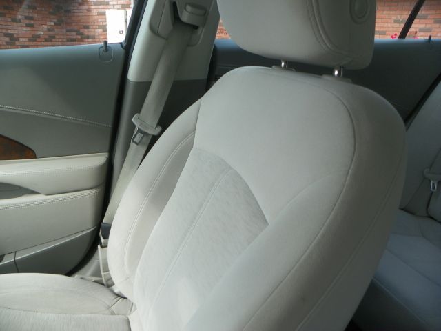 Buick LaCrosse 2010 photo 3
