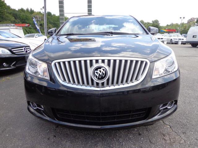 Buick LaCrosse Wagon 4D, AWD, Extra Clean, MUST SEE Sedan