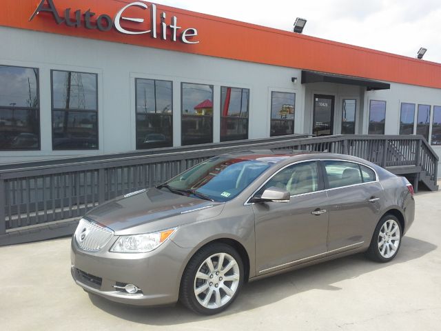 Buick LaCrosse 2011 photo 1