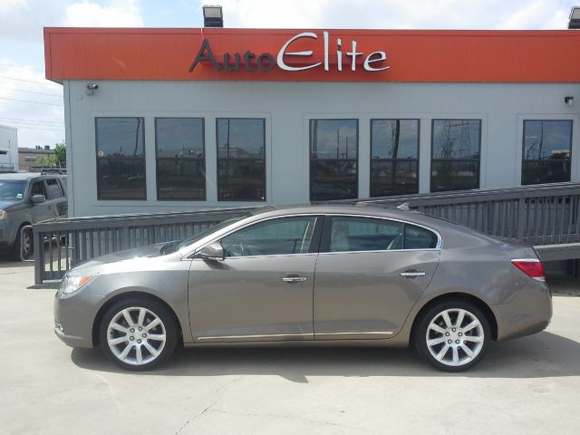 Buick LaCrosse 2011 photo 2