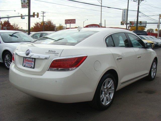 Buick LaCrosse 2011 photo 1