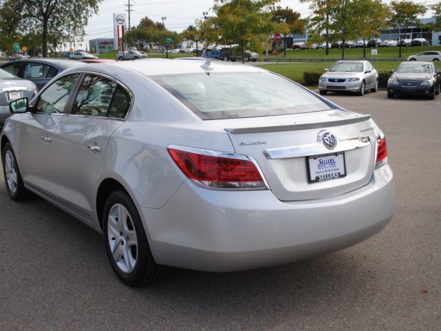 Buick LaCrosse 2011 photo 3