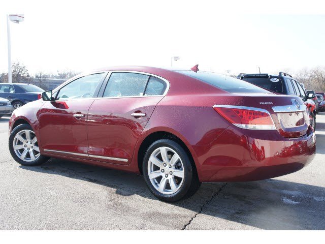 Buick LaCrosse 2011 photo 2