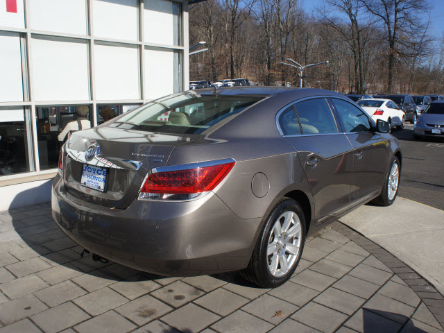Buick LaCrosse 2011 photo 1