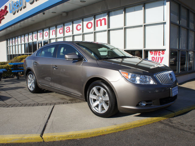 Buick LaCrosse 2011 photo 3