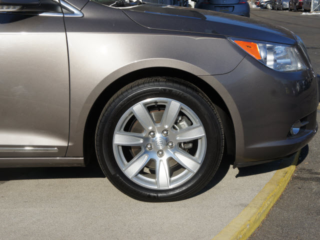 Buick LaCrosse 2011 photo 4
