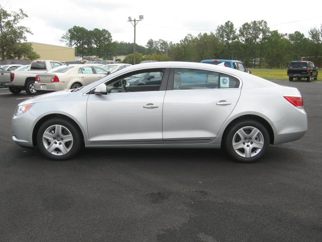 Buick LaCrosse 2011 photo 1