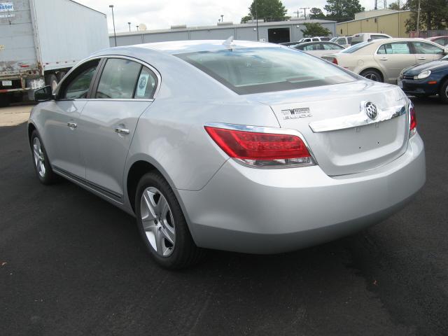 Buick LaCrosse 2011 photo 3