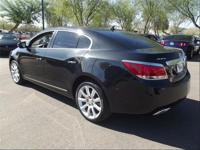 Buick LaCrosse 2011 photo 3