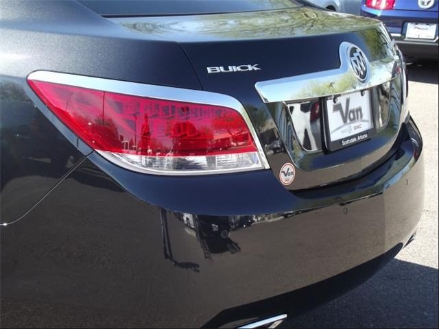 Buick LaCrosse 2011 photo 4