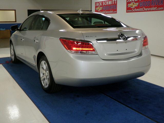 Buick LaCrosse 2011 photo 1