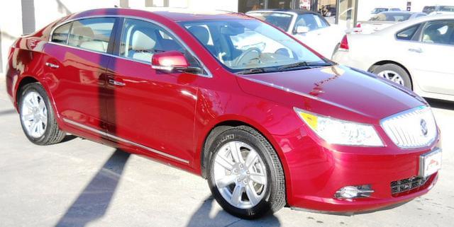 Buick LaCrosse 2011 photo 1