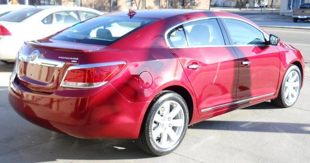 Buick LaCrosse 2011 photo 3