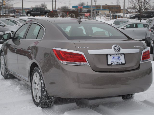 Buick LaCrosse 2011 photo 3