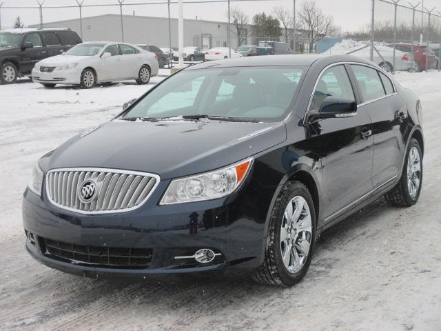 Buick LaCrosse 2011 photo 2