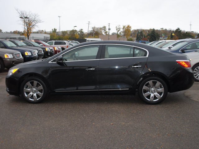 Buick LaCrosse 2011 photo 2