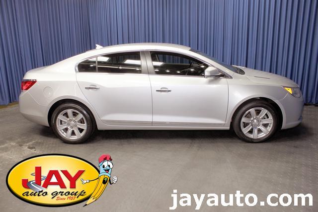 Buick LaCrosse 2011 photo 3