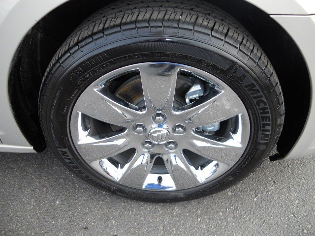 Buick LaCrosse 2011 photo 3