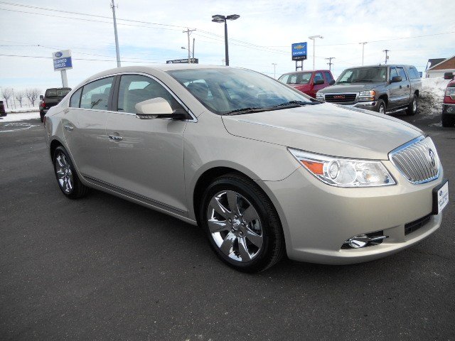 Buick LaCrosse 2011 photo 2