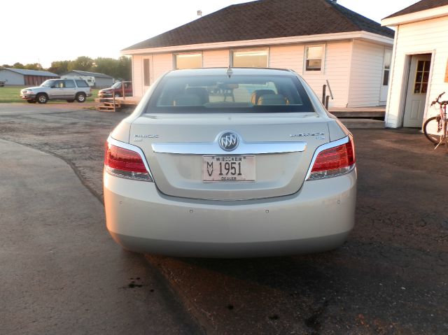 Buick LaCrosse 2011 photo 3