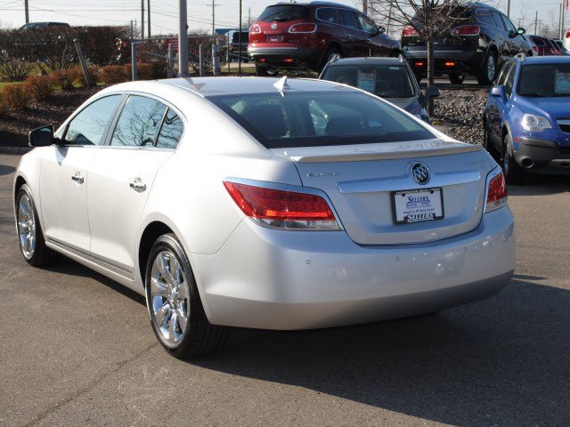 Buick LaCrosse 2011 photo 3