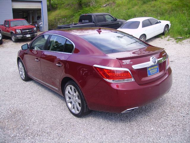 Buick LaCrosse 2011 photo 2