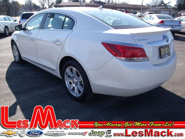 Buick LaCrosse 2011 photo 1