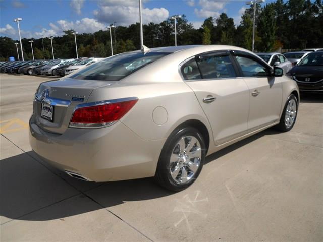 Buick LaCrosse 2012 photo 2